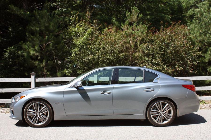  Infiniti Q50 2014 года  (фото 41 из 52)